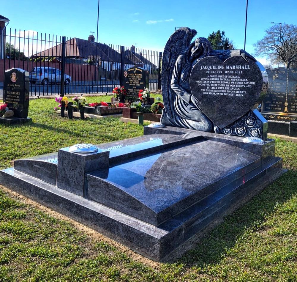 Memorial kerb set