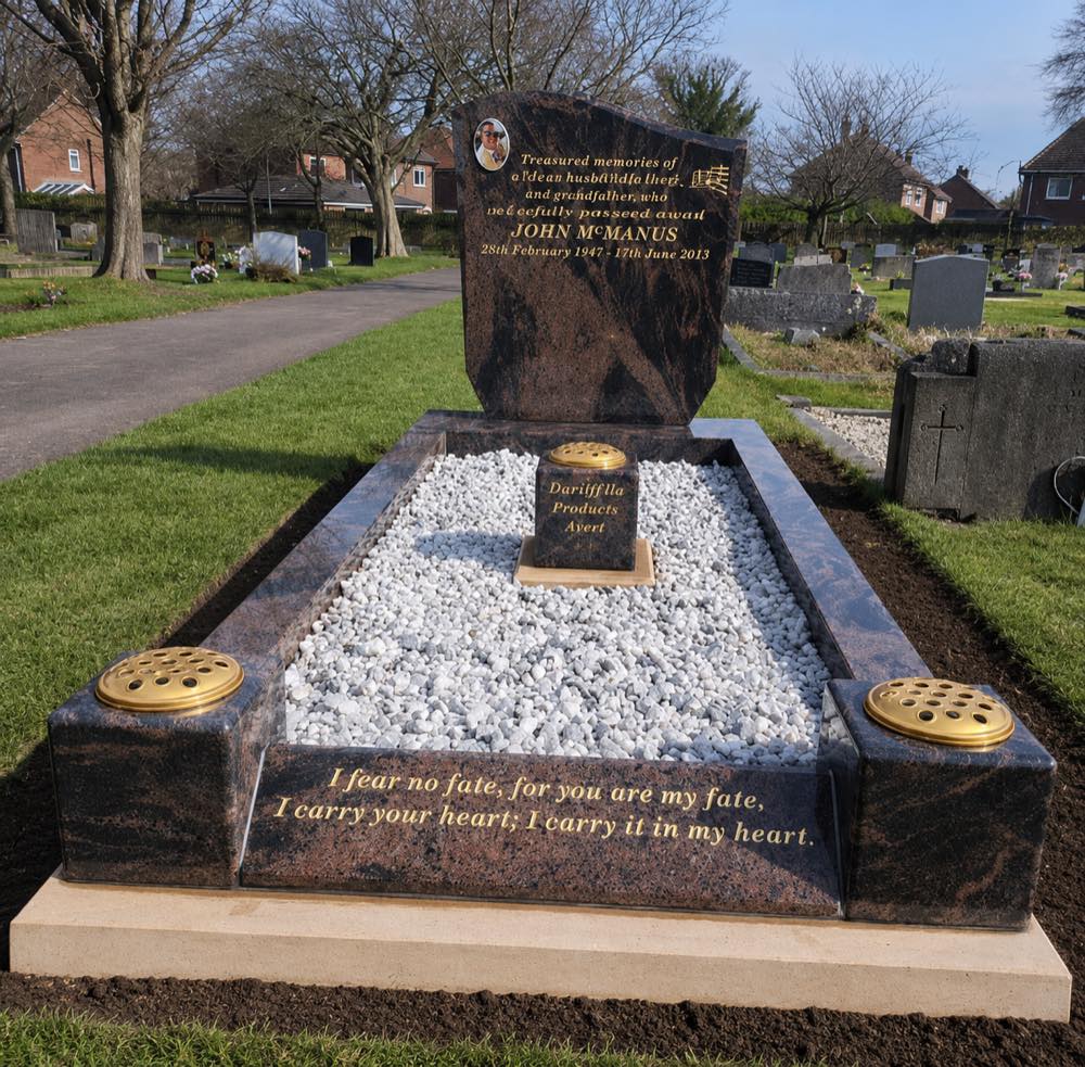 Memorial kerb set
